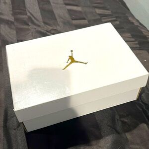 Air Jordan box